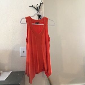 Bright and flattering Adrianna Papell tank top.